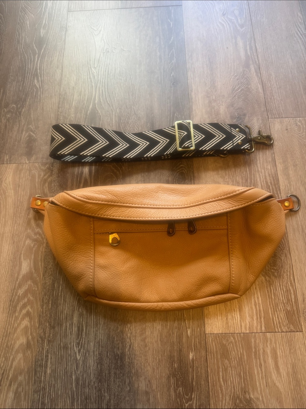 Parker Thatch Cross Your Heart Sling Bag in Butterscotch w/ PT Chevron Strap
